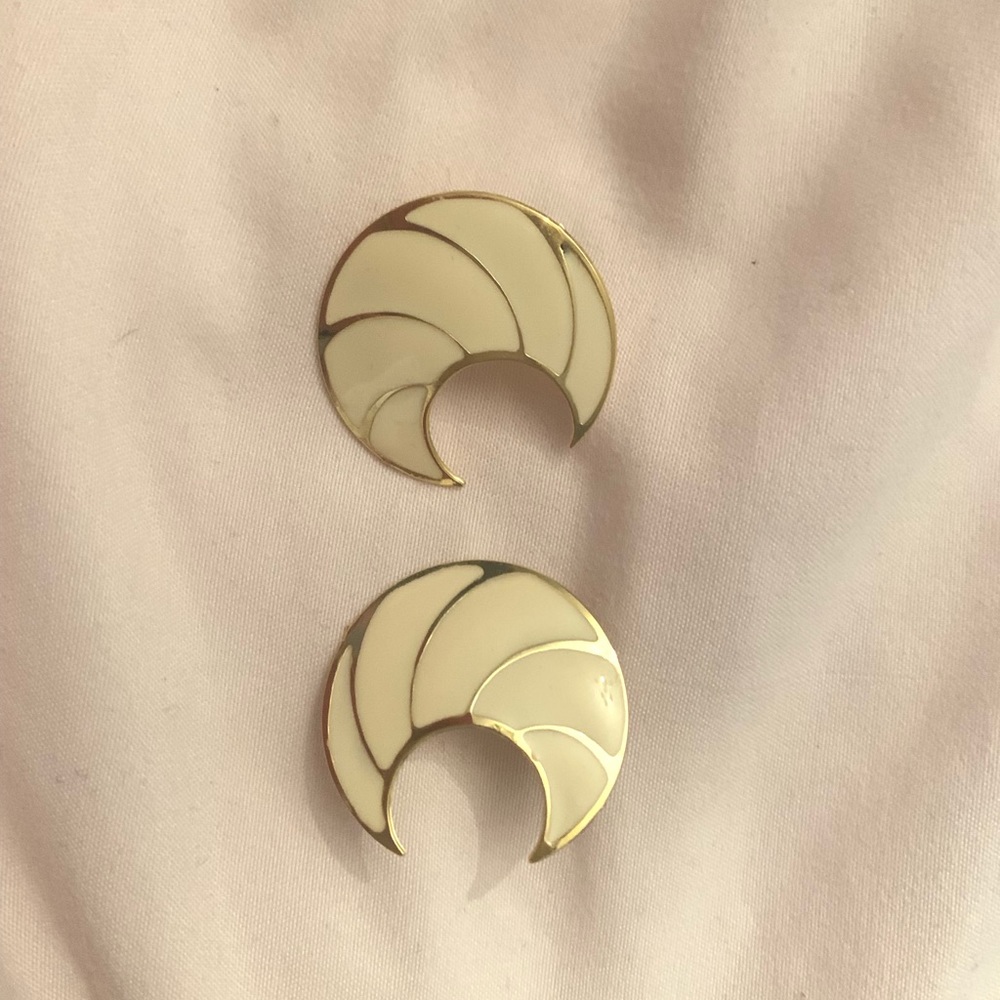 VINTAGE EARRINGS